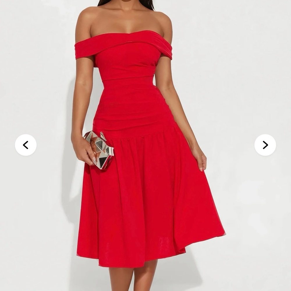 Capture your love crepe red dress fashion nova NWT (S)